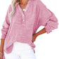 Damebluse med lange ermer og knapper i casualstil
