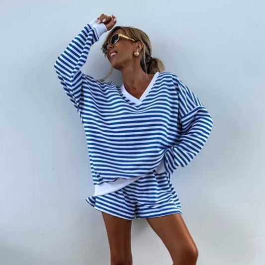 Casual sett for kvinner med V-hals, langermet topp og shorts med strikk i midjen, 2-delt