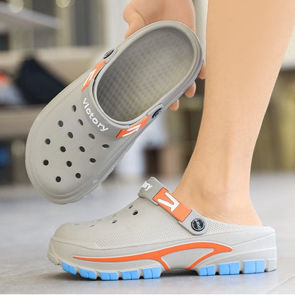 Pustende slip on-sandaler for menn