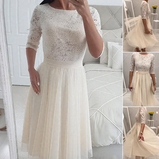 Elegant midi-kjole med blonderhals og mesh