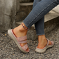 Flate sandaler med flere stropper for damer