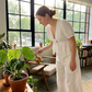 Stilig, løs-sittende denim-jumpsuit med korte ermer og V-hals