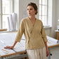 Casual bluse med V-hals og knapper foran for damer