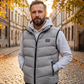 Vattert vest med stående krage for menn